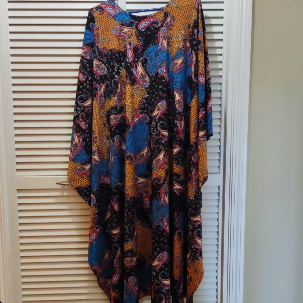 Women's Caftan Kaftan custom printed, sized for 5'4 - 5' woman free size